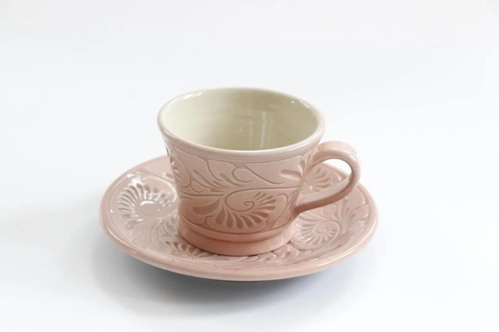 コーヒーカップ一色唐草線彫