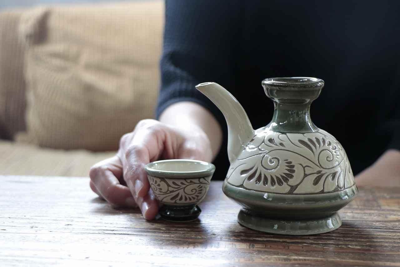 カラカラ 唐草線彫