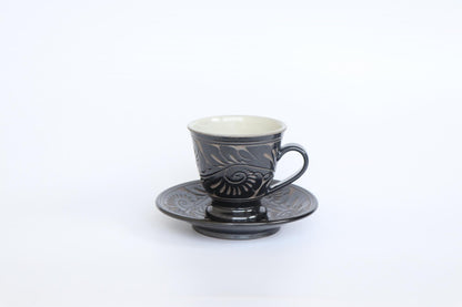 コーヒーカップ 唐草線彫