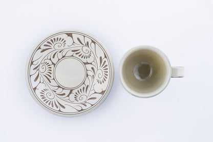 コーヒーカップ 唐草線彫