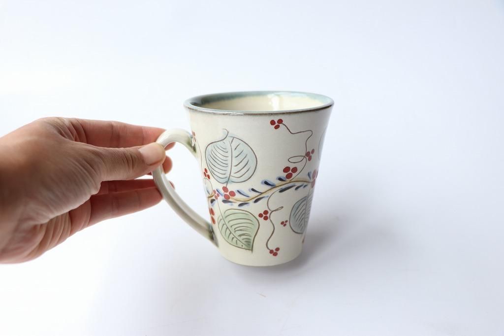 マグカップ(中) 赤絵唐草線彫