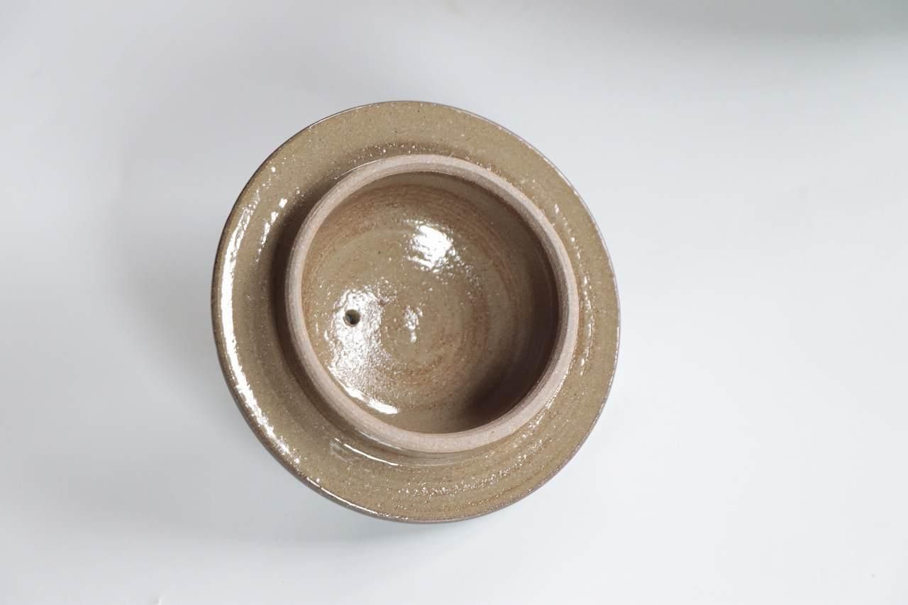 ポット 一色唐草線彫