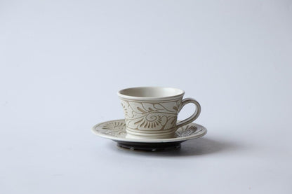 コーヒーカップ 一色唐草線彫