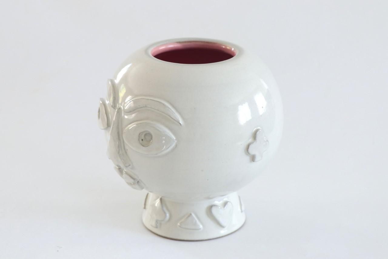 THE FACE VASE