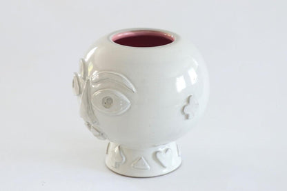 THE FACE VASE