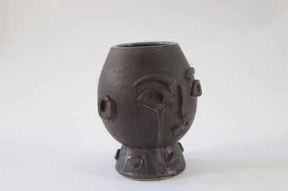THE FACE VASE