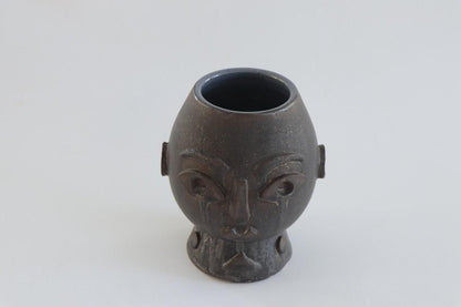 THE FACE VASE