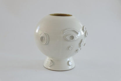 THE FACE VASE