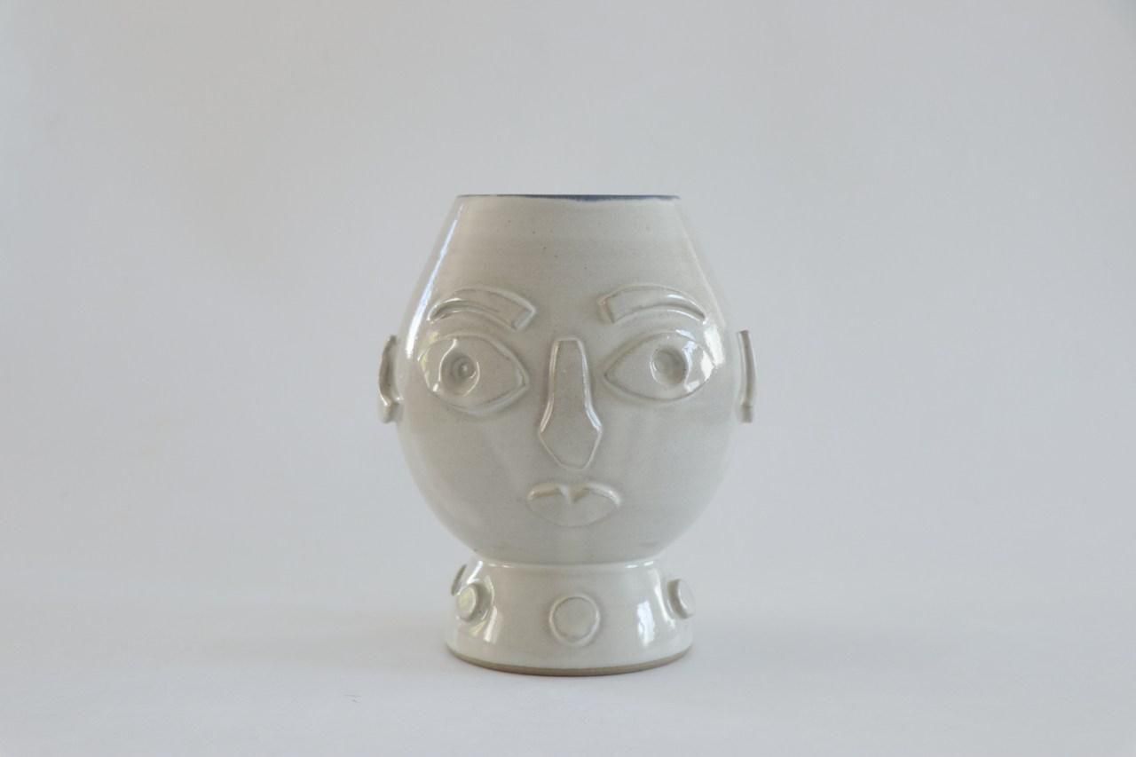 THE FACE VASE 2025 | ユニークな花器 - 育陶園 やちむんの窯元｜沖縄