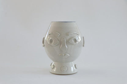 THE FACE VASE