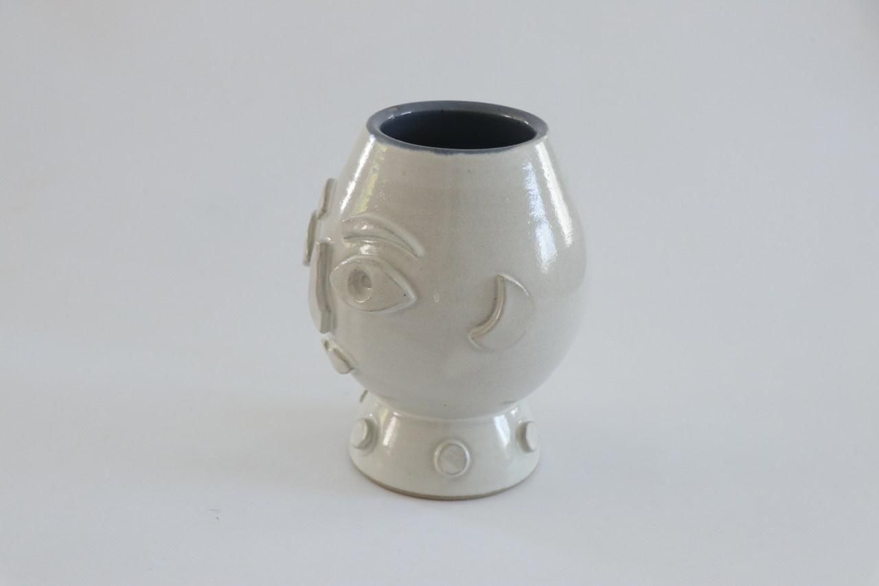 THE FACE VASE