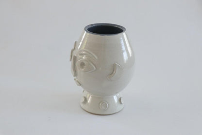 THE FACE VASE