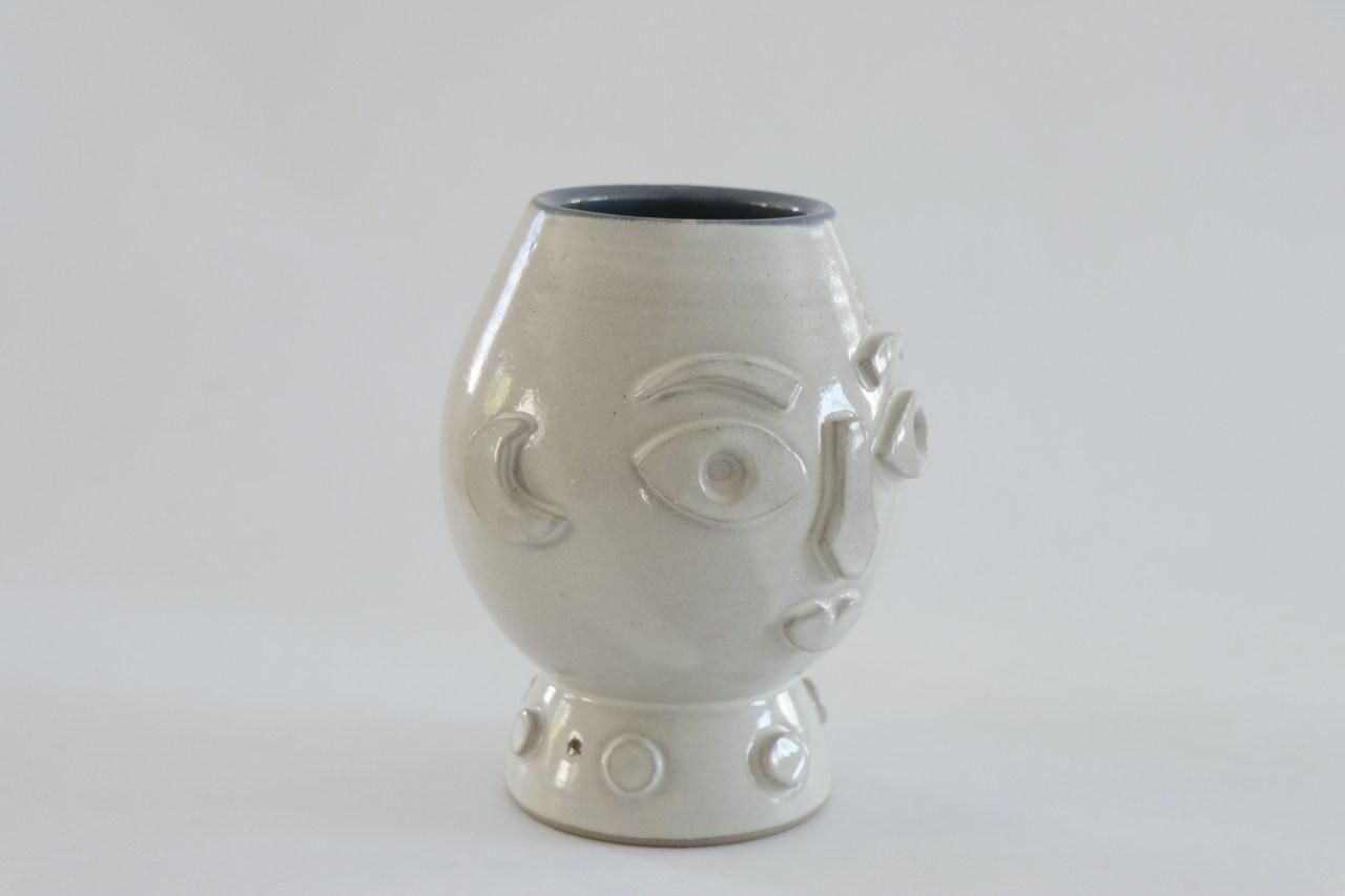 THE FACE VASE