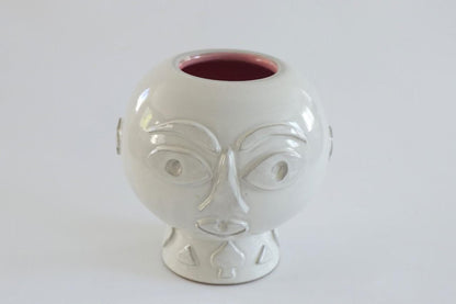 THE FACE VASE