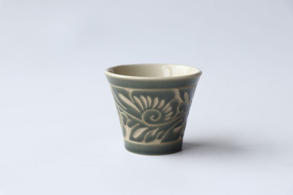 カップ極小 一色唐草線彫