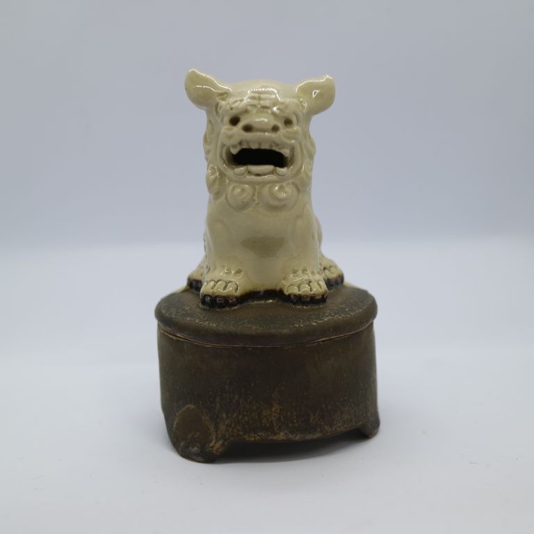 丸型箱香炉獅子