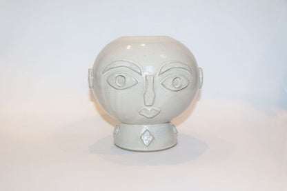 THE FACE VASE