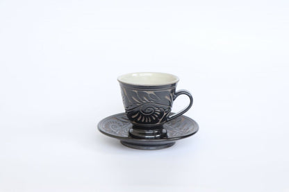 コーヒーカップ 唐草線彫